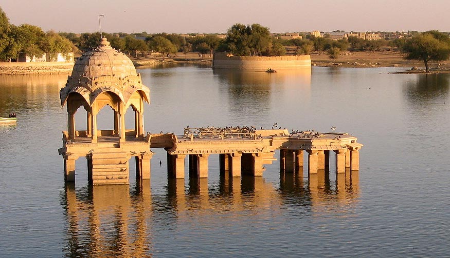 Gadisar Lake Jaisalmer – Scenic Sightseeing Tour