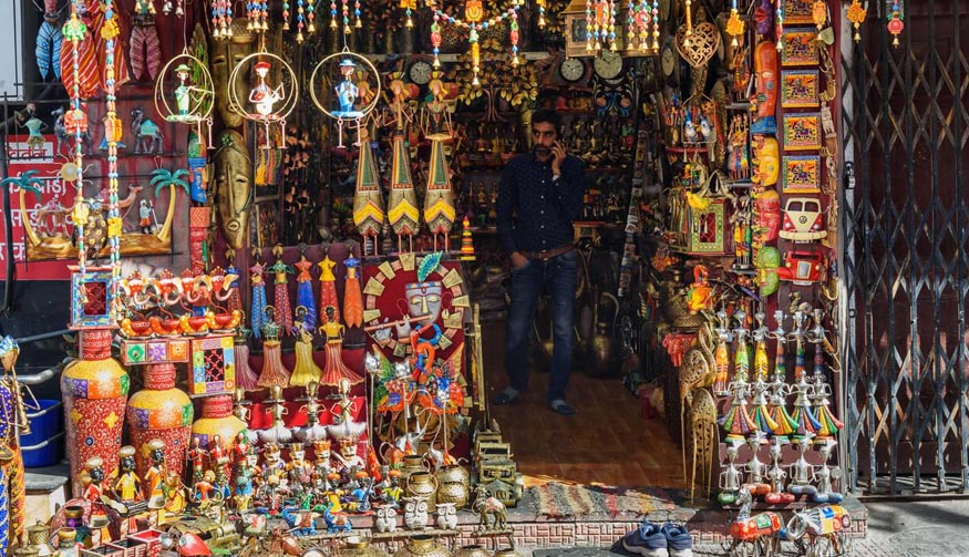 Udaipur Local Bazaar – Shopping Experience on Delhi Jaipur Udaipur Tour